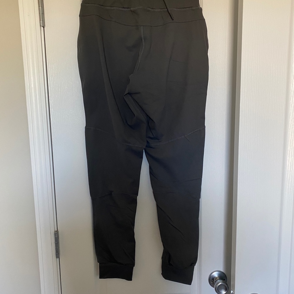 Alpha Forward Joggers - Picture 2 of 3